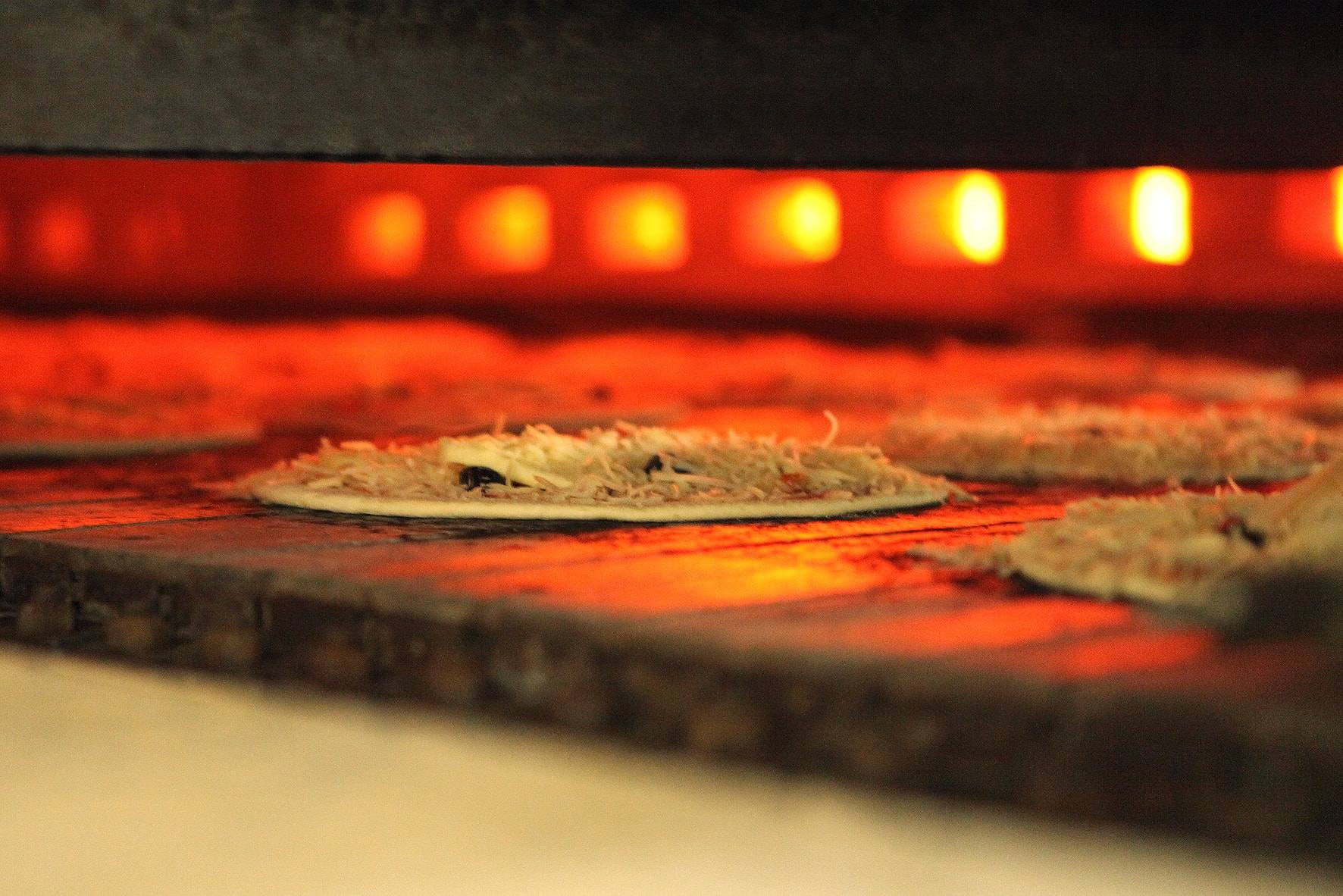 pizza cuite au feu de bois manosque